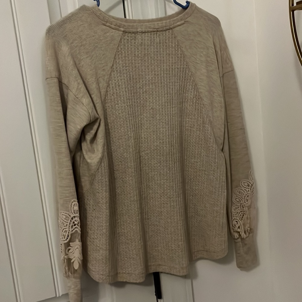 Francescas Top - Picture 5 of 5